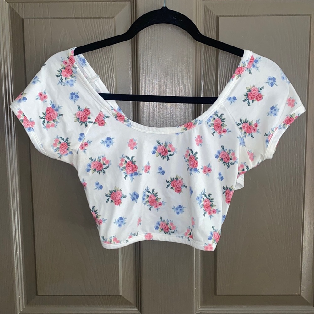 Forever 21 White Floral Crop top